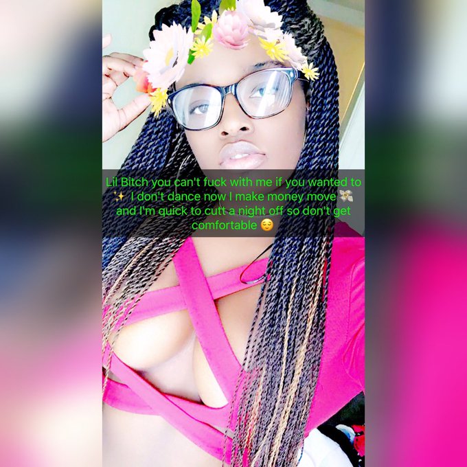 Watch amoreeee✨'s leaked NSFW photo on TwXstars