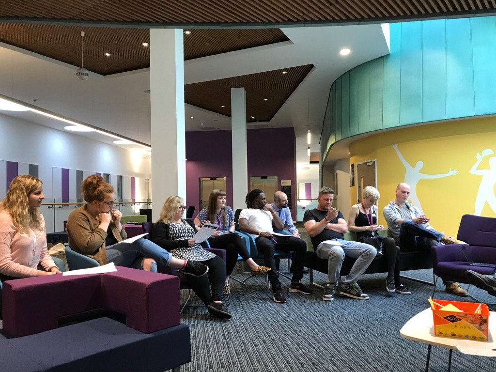 TeamHISA's tweet photo. Everyone is feeding back to the group all the things they have found out about each other #hisaexec17 https://t.co/8NhhbY16Tn