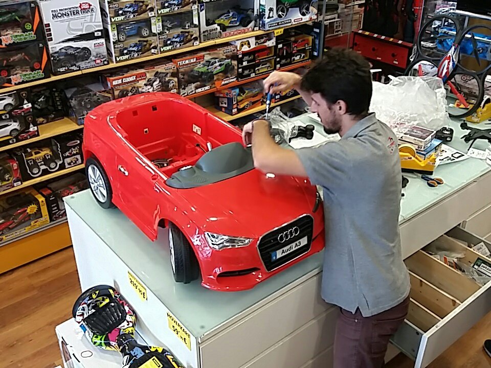 ModelExpertShop's tweet photo. Ya disponemos de los minicoches Rc para niños!!! 
#FelizMiercoles #audia3 #modelismo #ModelExpert #Verano https://t.co/g5cUsk1Siz