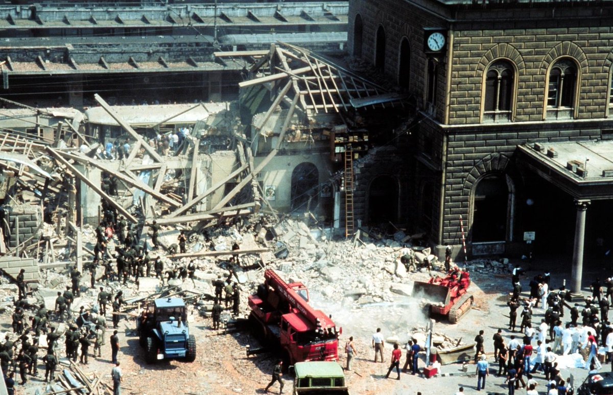 fabiobocci's tweet photo. Bologna 2.8.80 ore 10:25 "Cominciamo a mettere le cose al loro posto la matrice neofascista della strage di Bologna è chiara”. C.Mastelloni https://t.co/MIJMaQIbiW