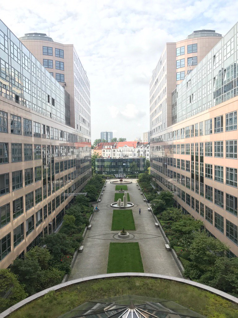 pm_steinberg's tweet image. Blick aus dem neuen #BMWi Büro im #Spreebogen. Visitors welcome!