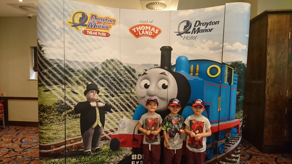 melissa_darcey's tweet image. #CharacterBreakfast with the #FatController 💜 #SummerOfFun #DMP @Draytonmanor @ThomasLandUK