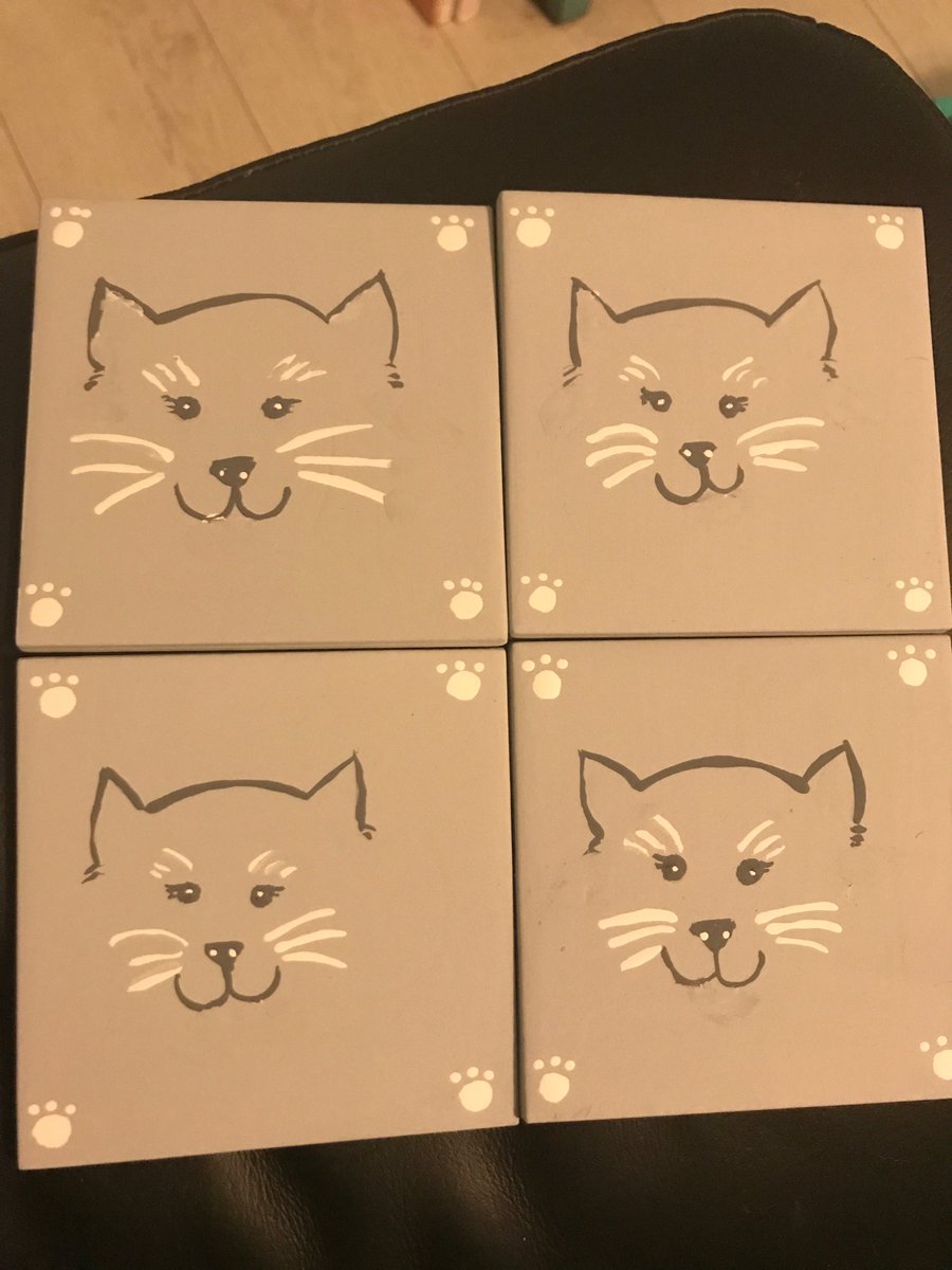 PeacockCeramics's tweet image. These are going to look fab! #catCoasters #ceramics #HandmadeHour #commissions @carolineCMCE #BritishBlue
