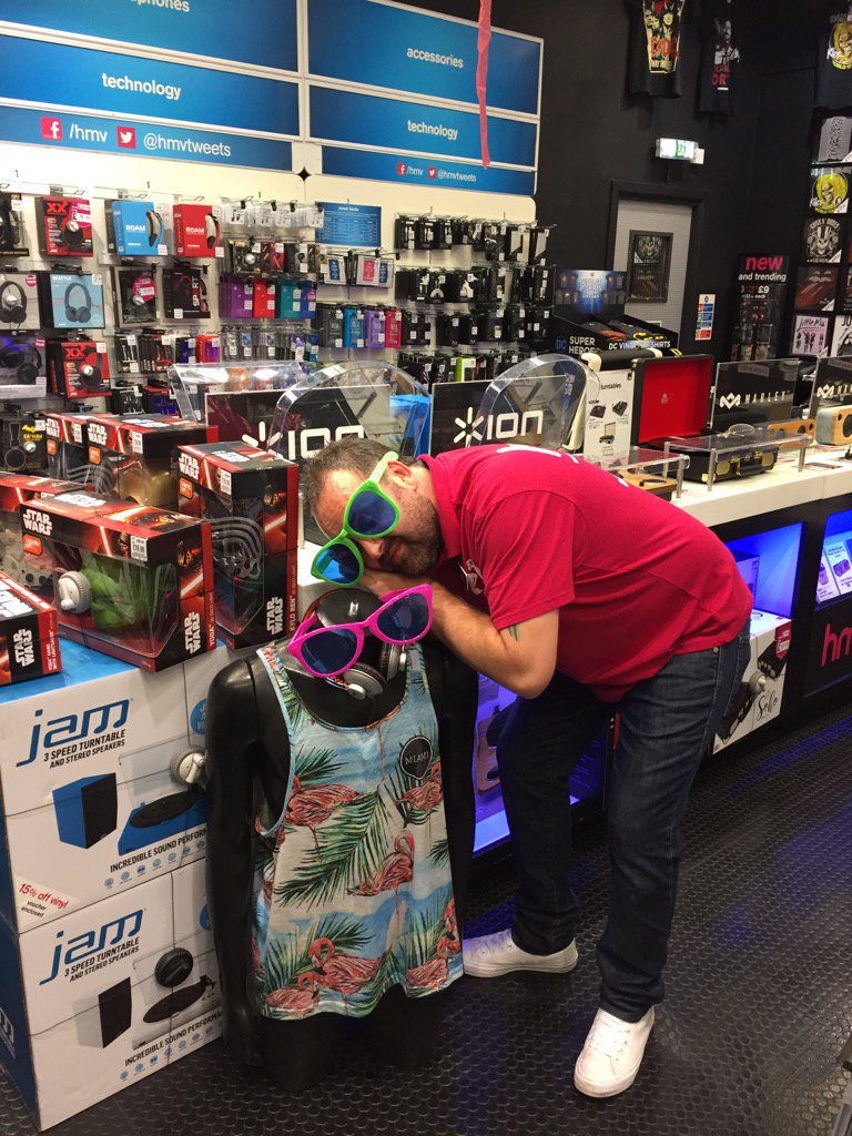 hmvSolihull's tweet photo. Z is for Z Z z z snooze n you lose on some great offers! #finalweek #hmvsummertech17 #phileasfogg https://t.co/AE2IJ6Xj3Y