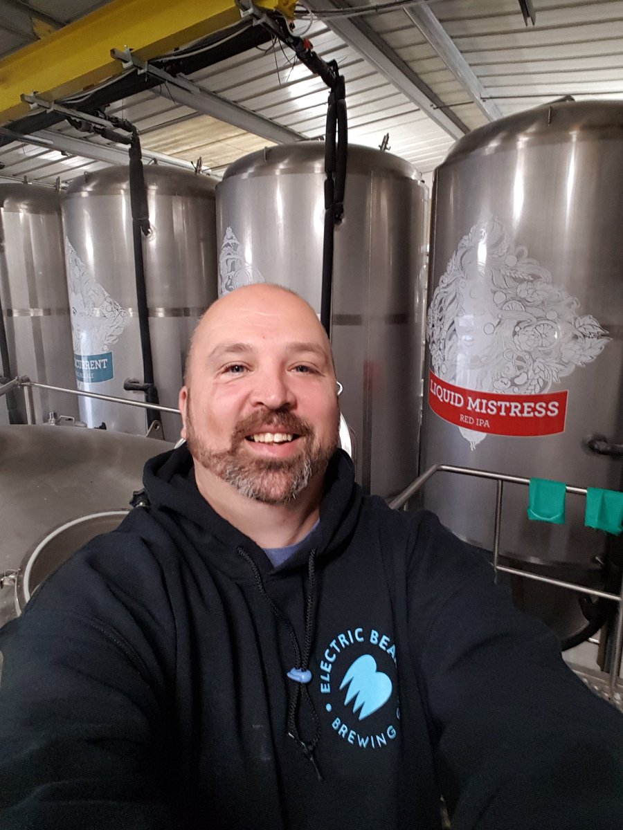 danmayer77's tweet photo. Finished the mash & now running off. The awesome guys at @SirenCraftBrew have let me come in to brew today as a birthday treat! #yulucalling https://t.co/rlaB0vJV9H