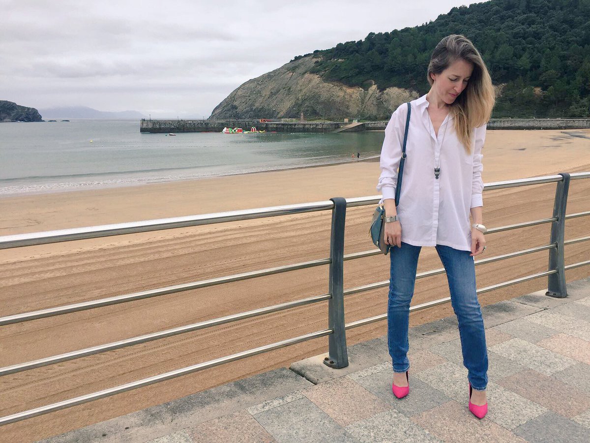 Leni_Alba's tweet photo. Miércoles y tengo nuevo Post en @modalia 💕 Te invito a verlo aquí 😊👉🏼 https://t.co/X1QfMfsjof Te encantará💋#blogger #lenialba #modalia https://t.co/tZVVHVqzbi