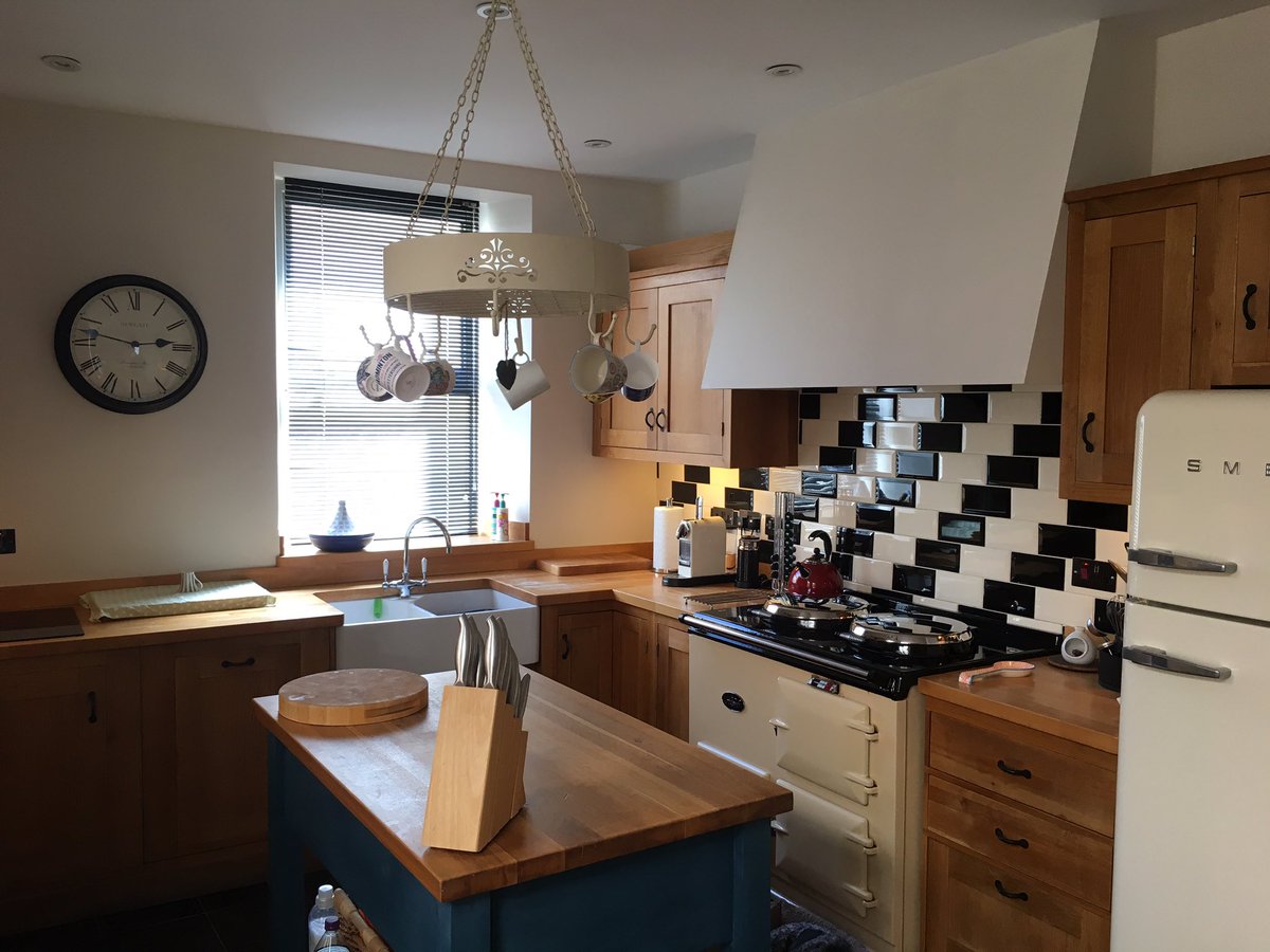 Stotto0511's tweet photo. 5 bed Victorian townhouse in Douglas, #iom for sale.
https://t.co/R5yGqeDZhv https://t.co/tLZKCGBN4L