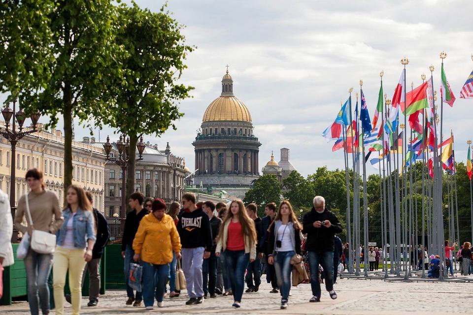 Гифка туристы в питере