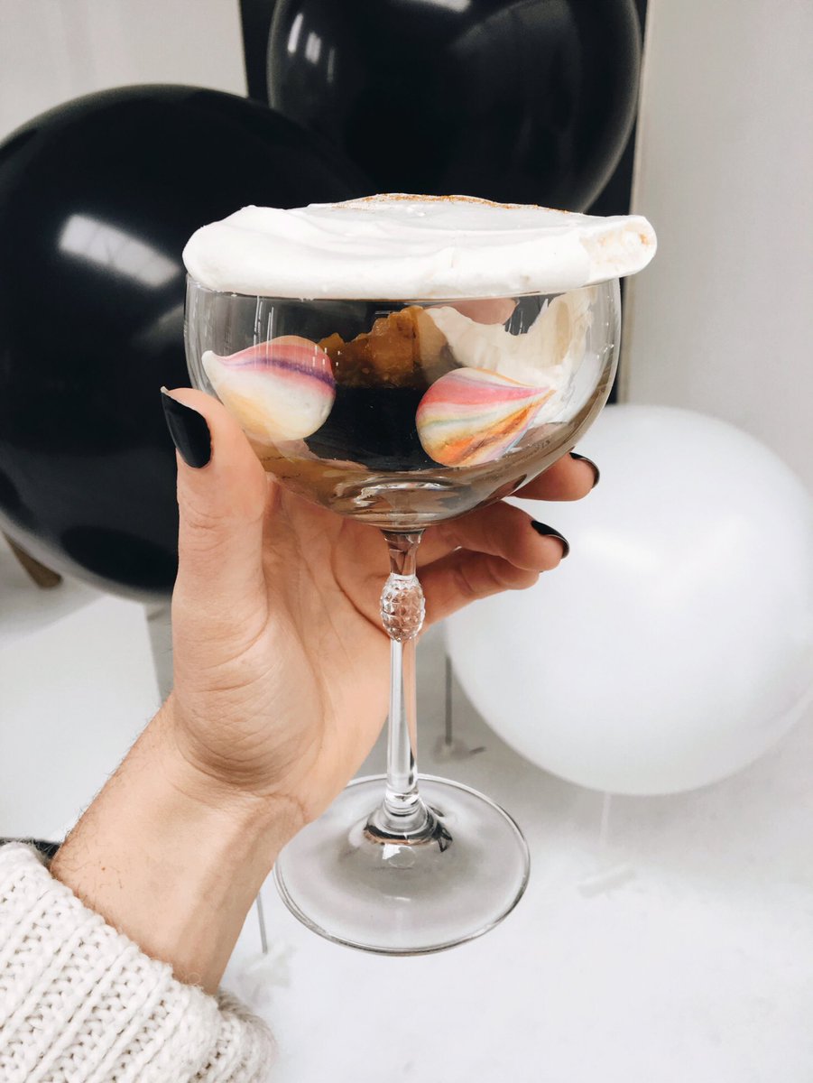 Edible Diamonds 💎 mmmm dont mind if i do <a href="/AmericanSwiss/">American Swiss</a> @_4ElementsMedia #StyleServing17