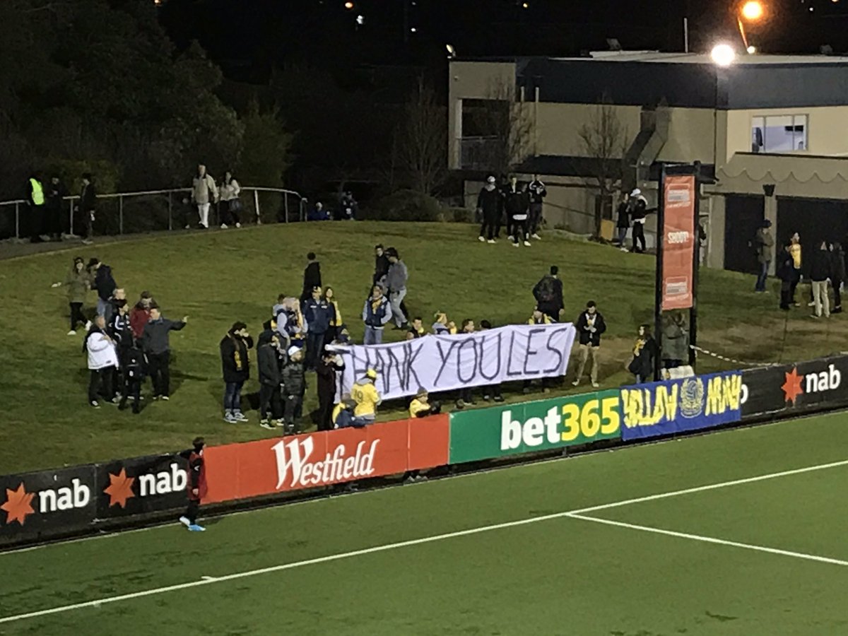 CCMariners's tweet image. Shout out to the travelling Yellow Army supporters for paying their respects to the late, great Les Murray. RIP, Legend. #CCMFC #FFACup