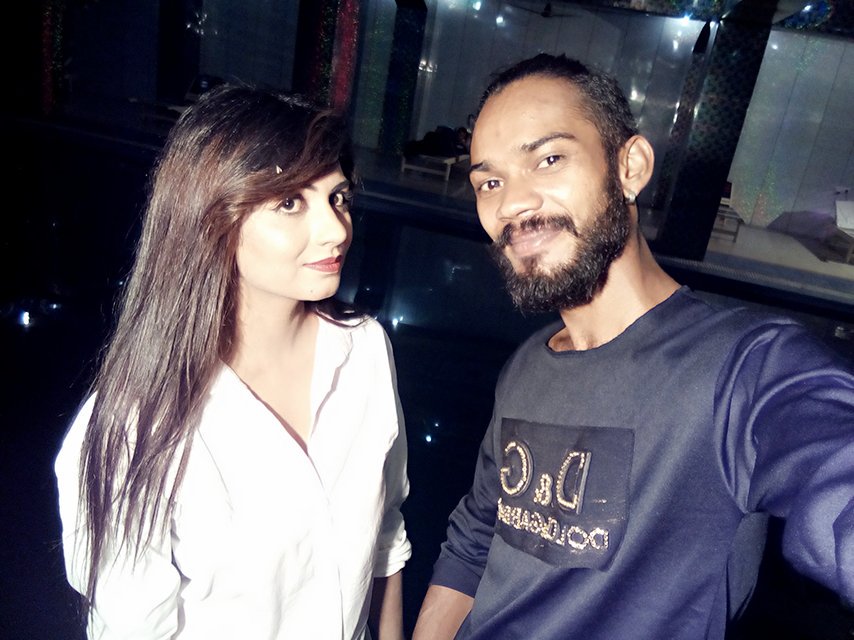 ASPEntertainme1's tweet photo. #OnTheSet
Actress #Sonika_Singh
Actor #Aashish_Suredia_Parjapati https://t.co/2cj1FEHwUa