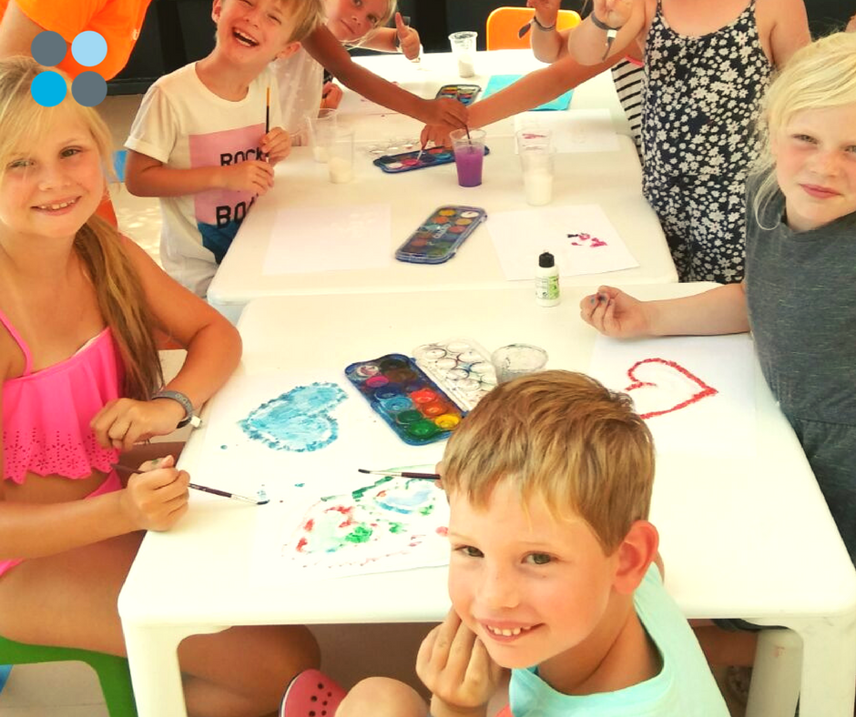 AMAResort's tweet photo. En tus vacaciones de verano perfectas, ¿los niños lo pasan bomba con sus nuevos amigos mientras tú descansas? ¡Bienvenido a AMA! #hotel https://t.co/D4XB8wP9Xa