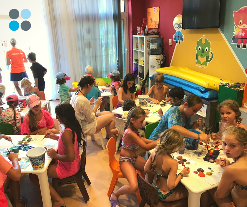 AMAResort's tweet photo. En tus vacaciones de verano perfectas, ¿los niños lo pasan bomba con sus nuevos amigos mientras tú descansas? ¡Bienvenido a AMA! #hotel https://t.co/D4XB8wP9Xa