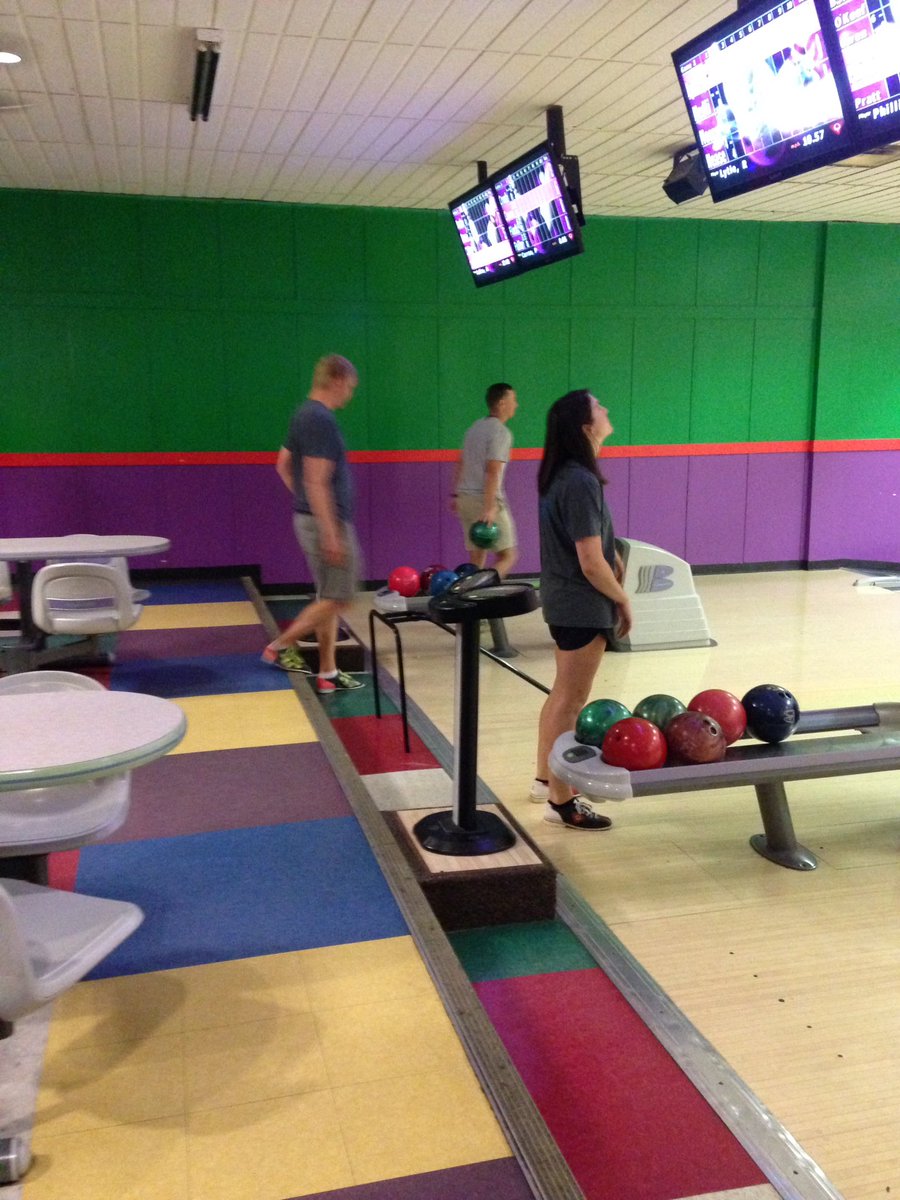 wcsBHSlw's tweet photo. Brentwood faculty bowling #teambuilding https://t.co/XdPZfonbGa