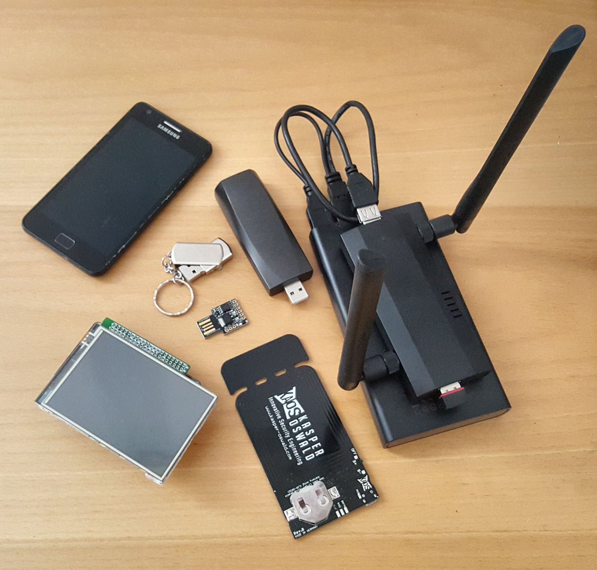 jvesiluoma's tweet photo. Tools. #poisontap #badusb #wifipineapple #lanturtle #chameleonmini #digispark https://t.co/doOXSfjzc0