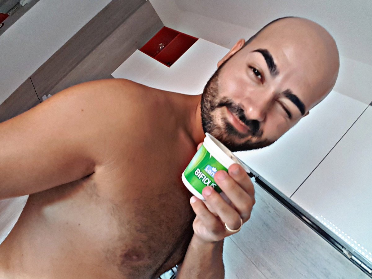 TrappLifeStyle's tweet photo. Che noia questo #programma!
Si #mangia sempre !
Ci si #allena  !
E ci sono anche gli sgarri ⛤⛤⛤

Alla salute Guys 💪 https://t.co/auEj1ka8Fv