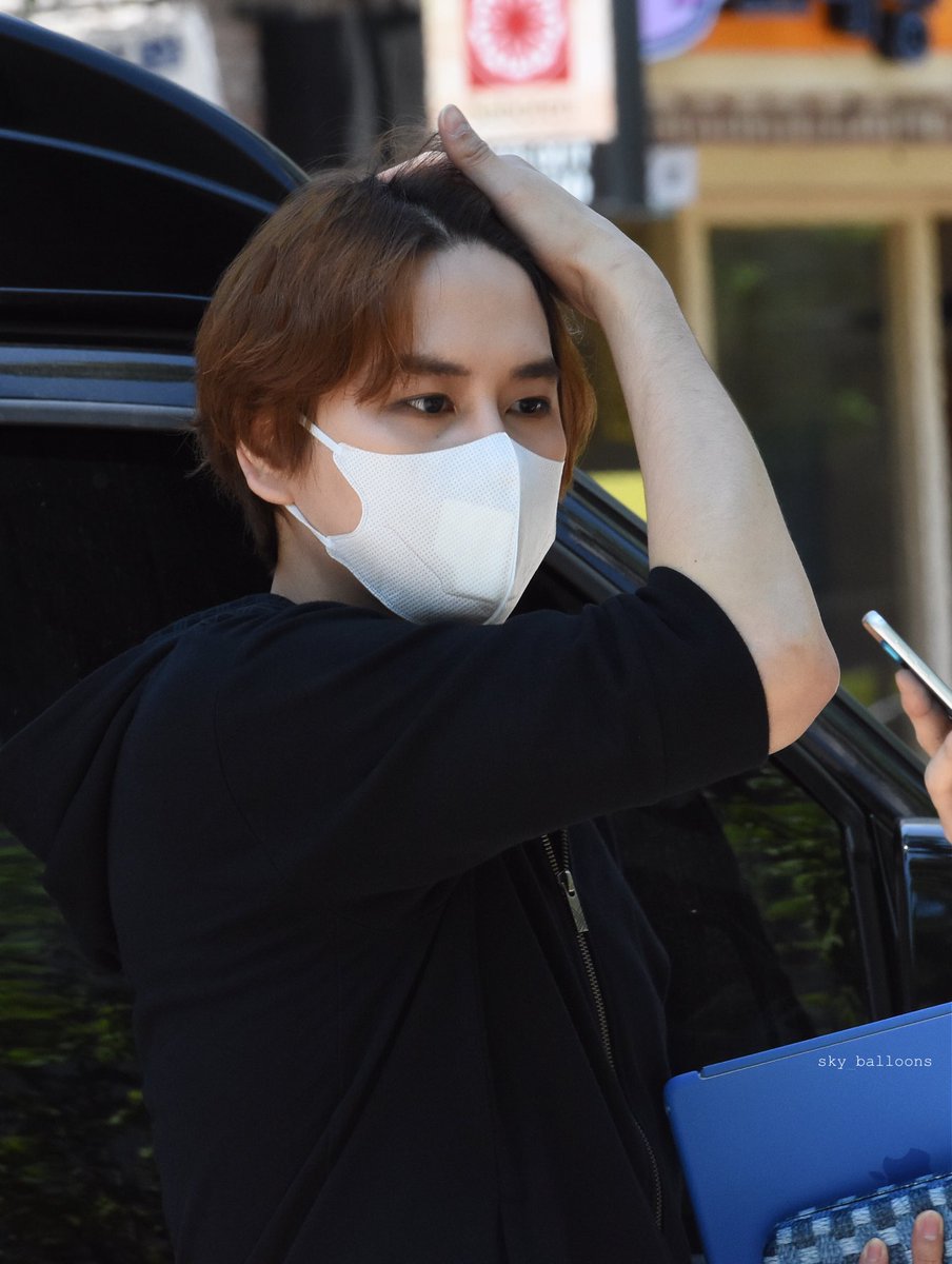 2018/05/30
D-359
#다시만나는날   
#규현아_사랑해 
#규현아_기다릴게
#waitingforkyuhyun
