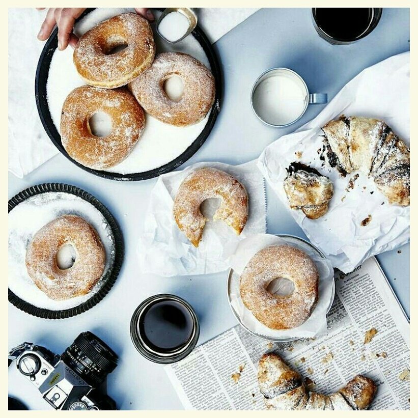 GEMMEDIAEVENTS's tweet photo. Office doughnut day anyone?!
#doughnut #pintrest #foodie #miltonkeynes #socialmedia #marketing #gemmediaevents #London #tablelay https://t.co/3hACrfdZx3