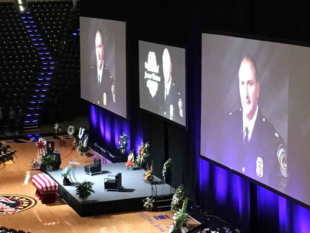 ISMAphysicians's tweet photo. #IMPD Lt. Michael Bruin, @IndyMayorJoe & @IMPD_Chief will deliver remembrances at #JamesWaters funeral, now underway @TheFieldhouse. https://t.co/DDsRPNCU8Q