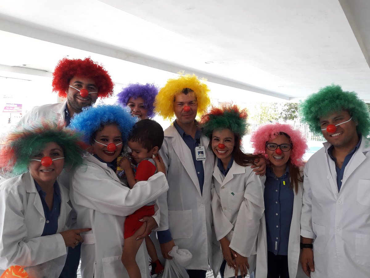 HennigesAuto's tweet photo. Team members from Gomez Palacio 1&amp;2 visiting adults and children battling cancer to put a smile on their face and give them a sweet treat! https://t.co/LgwpudBbnY