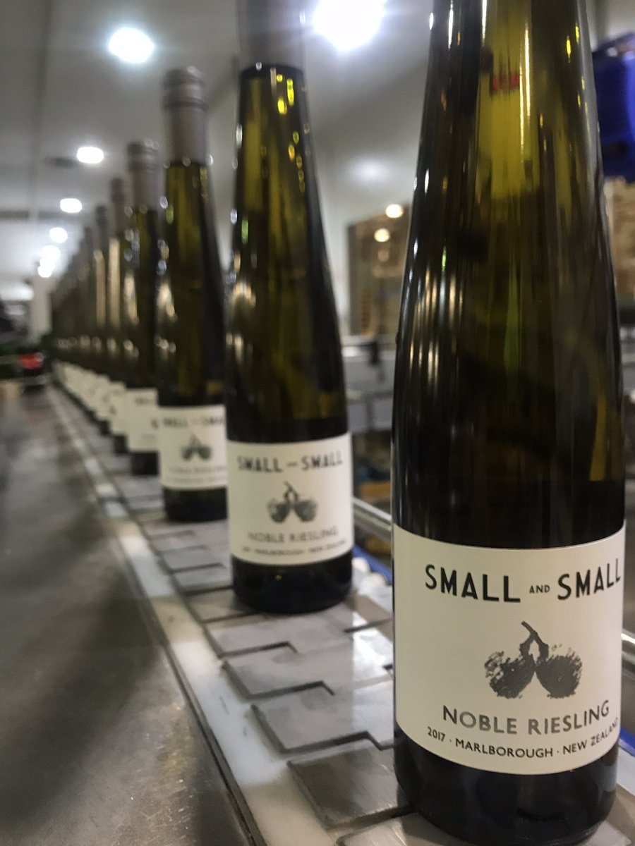 BillSmall1's tweet photo. First S&amp;S for vintage 2017 rolling off the line this evening... A memorable year for botrytis 😀 https://t.co/qIfp9oUdnL