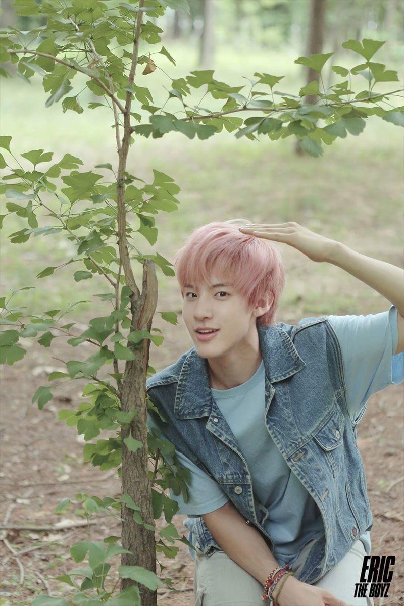 TheBoyzUpdate's tweet photo. [PHOTO] #THEBOYZ Profile Film Sketch 

Eric

#더보이즈 #CREKERZ #CREKERENT #에릭 #ERIC https://t.co/AZvhPd1wpy