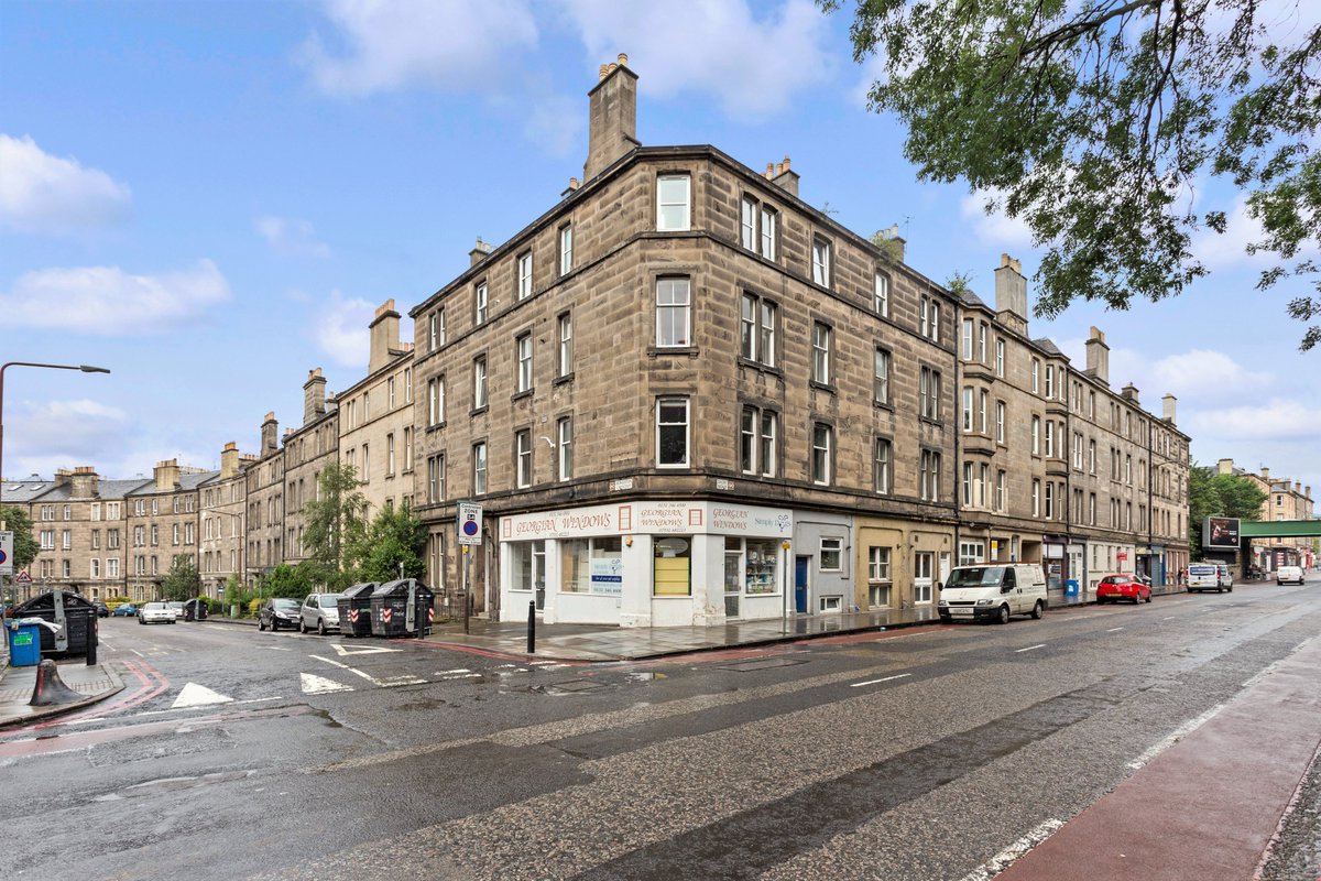 POPropertyEd's tweet image. New to the market - this 2 bed 1st floor flat in popular Dalry is a must view! #Edinburgh #property paganosborne.com/property/prope…