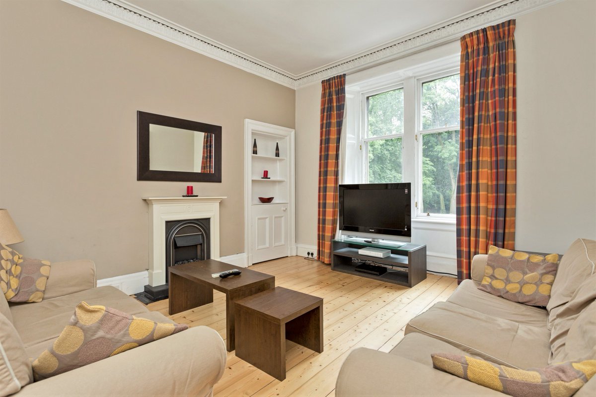 POPropertyEd's tweet image. New to the market - this 2 bed 1st floor flat in popular Dalry is a must view! #Edinburgh #property paganosborne.com/property/prope…