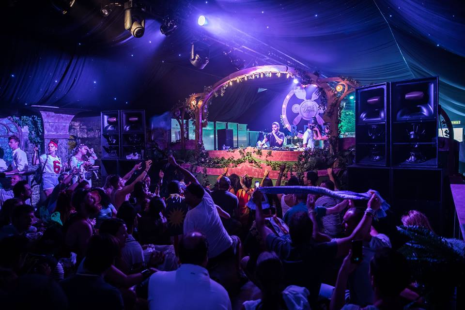 PioneerProAudio's tweet photo. A glimpse of an amazing couple of weekends we've had at
@tomorrowland this year. A big thanks to B-EATS by Las Vegas,@MGMResortsIntl #xy3 https://t.co/Qkc3J8Ldyp