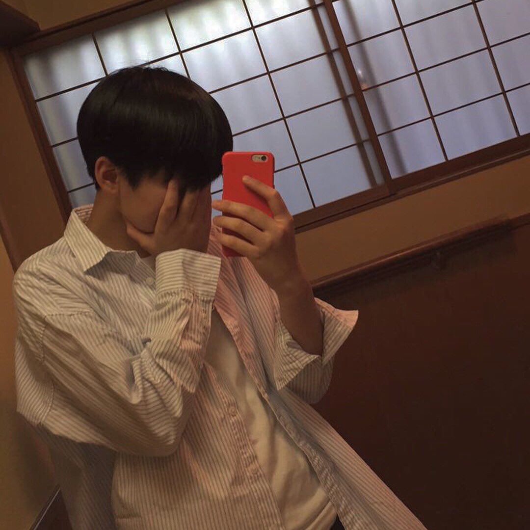 dopedeep0202's tweet photo. 아
顔隠したがり

#韓国好きな人と繋がりたい 
#仲良くしてくれる人RT 
#お迎え行きます https://t.co/8OJ4SailJ3