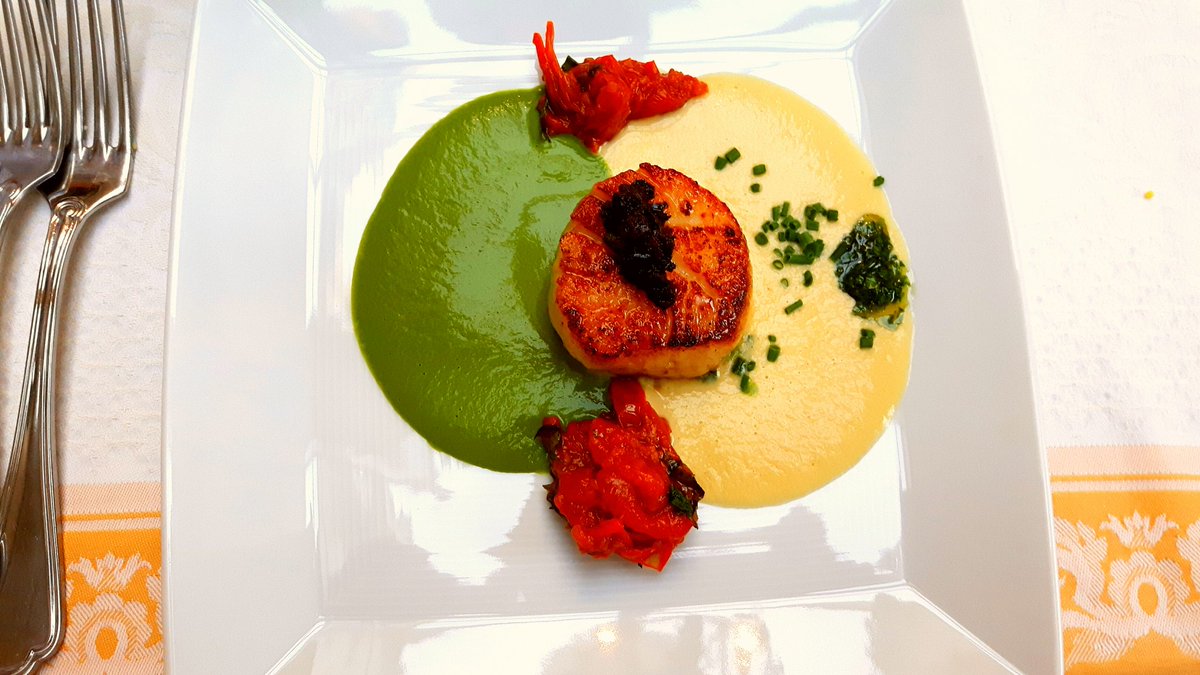 CantineBar's tweet image. Cooking with friends Seared Scallop with Sweet Corn and Pea Puree
