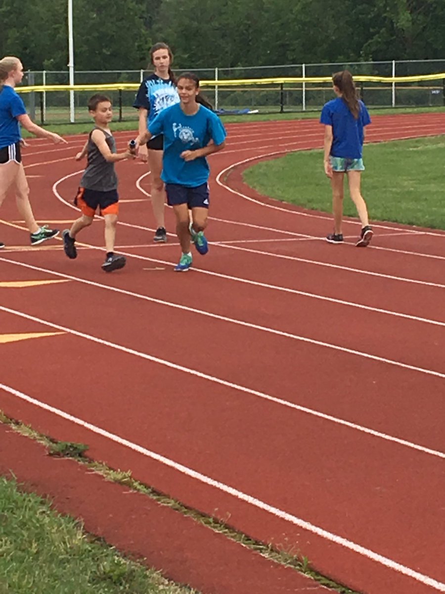 Lakeeffecttrack's tweet image. More pictures capturing Lake Effect athletes inaction during the 2017 season.