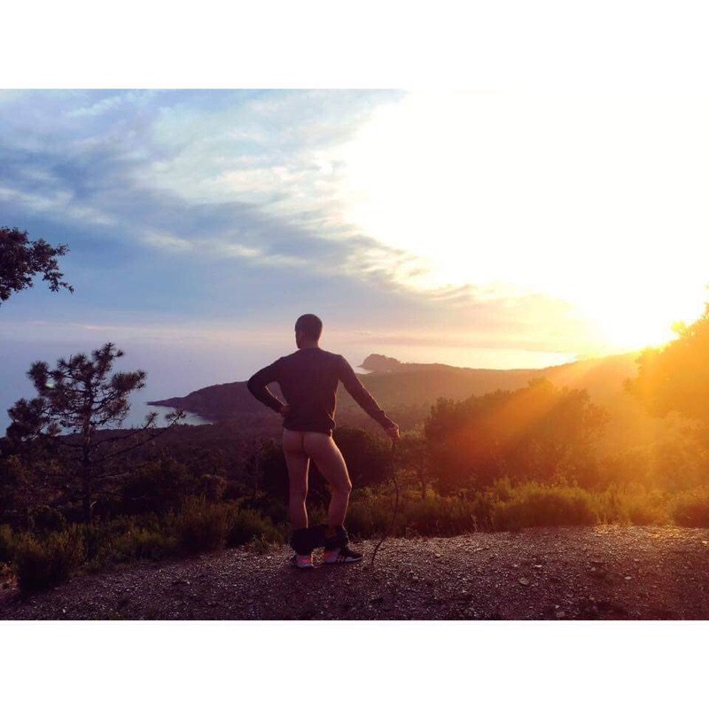 ENCORETHEBAND's tweet image. #LesVacancesCestFaitPour partir à la découverte de magnifiques paysages et les partager avec ses amis ! 🍑😉
Bonnes vacances 😘