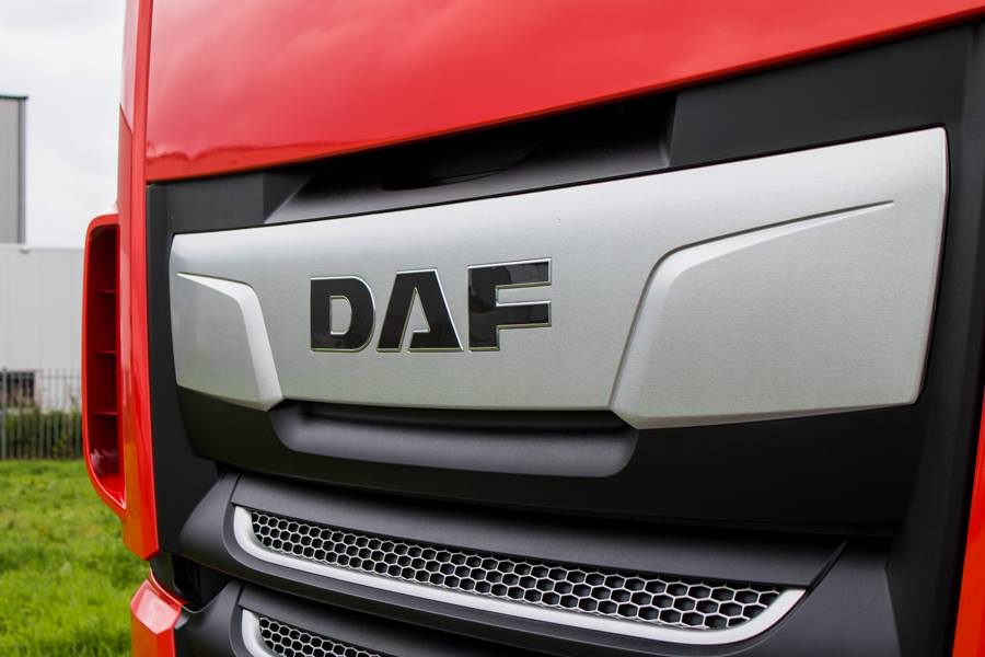 DAFTrucksNV's tweet photo. Check out this #NewXF for Hartman Expeditie! It can be spotted on the road to Scandinavia when transporting fruit & more. #PureExcellence https://t.co/61vo4is0Tv