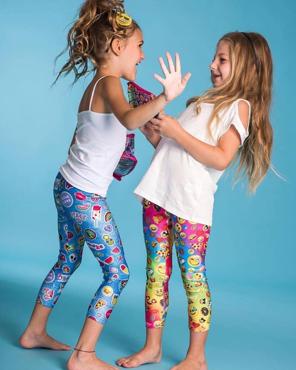 toptrenz's tweet photo. #Patch &amp; #emoji #Leggings! 😍😍😍😍 Super soft material. Great for all ages! https://t.co/DcLXFuZ7JQ  #toptrenz photocred: @RLSmodelsphotog https://t.co/yaosXp9CBA