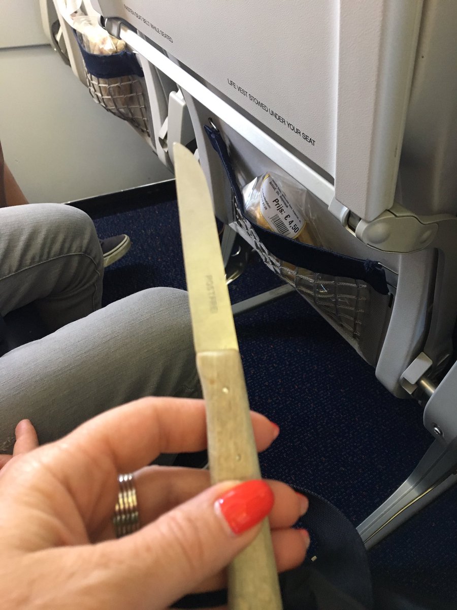 Discovered I had a knife in my bag during the flight!! #security #veiligheid #brusselsairport #controle #schande #onlyinbelgium