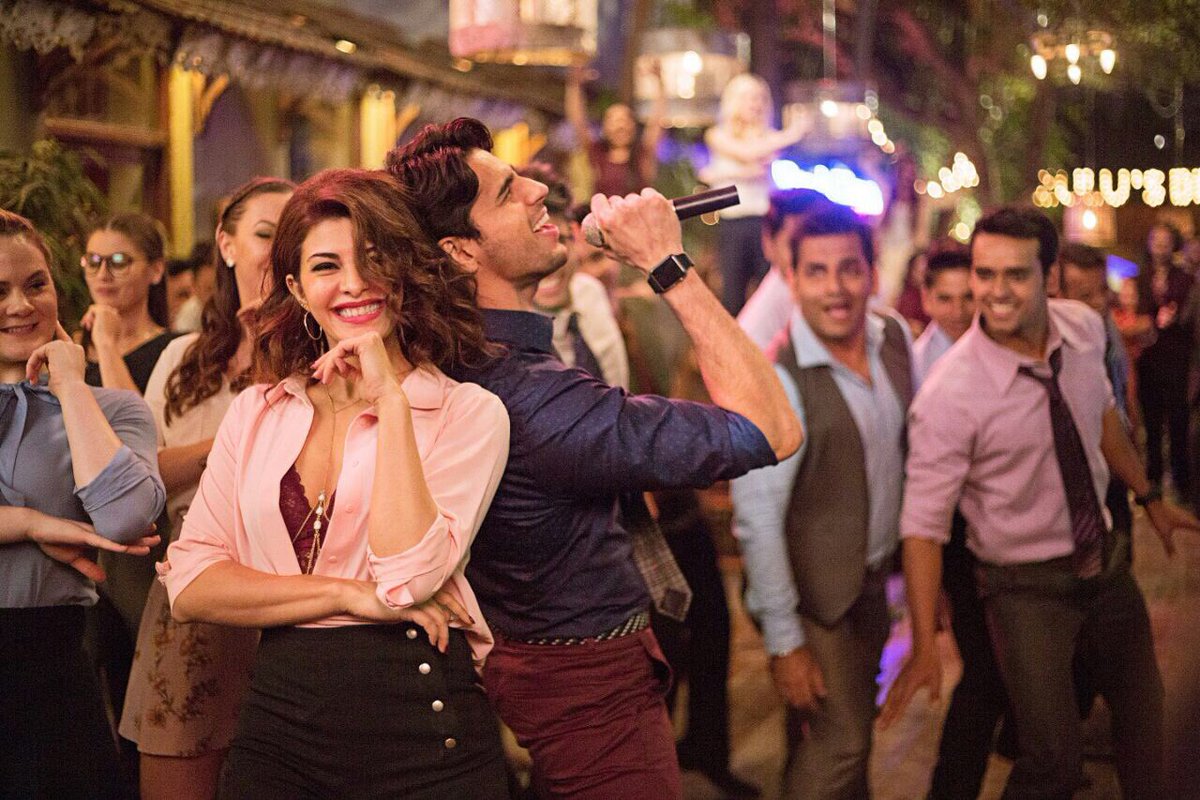 WATCH: Jacqueline Fernandez's Pole Dancing Is The Only Good Part About A Gentleman's 'Chandralekha' Song! WATCH: Jacqueline Fernandez's Pole Dancing Is The Only Good Part About A Gentleman's 'Chandralekha' Song!