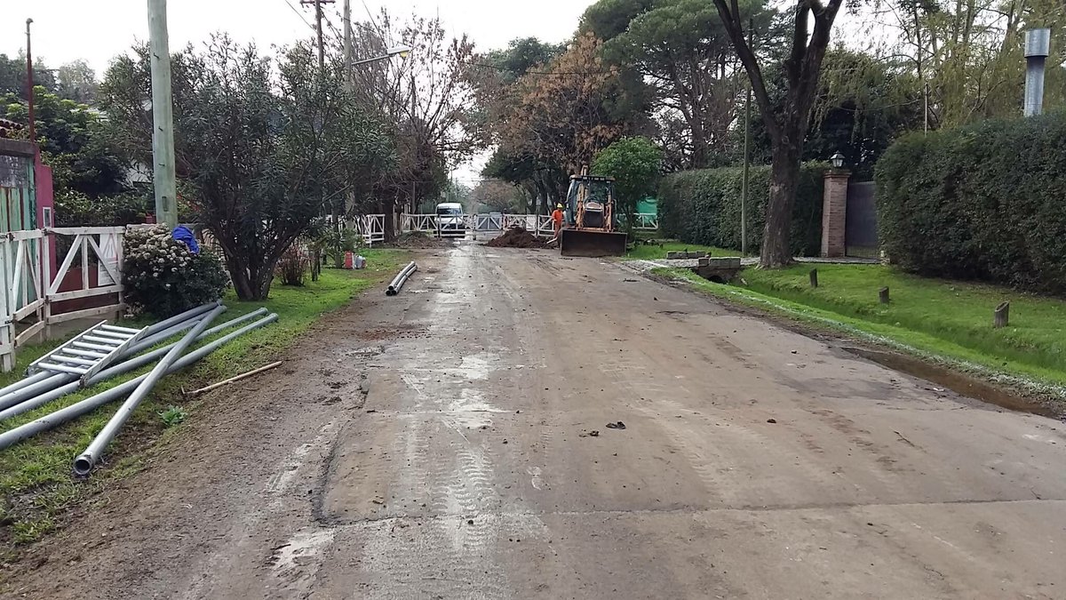 EspaciosPub's tweet photo. DON TORCUATO|Avanza la ampliación de la red de agua potable para mejorar la calidad de vida de todos los vecinos. https://t.co/TBBqr13U9y