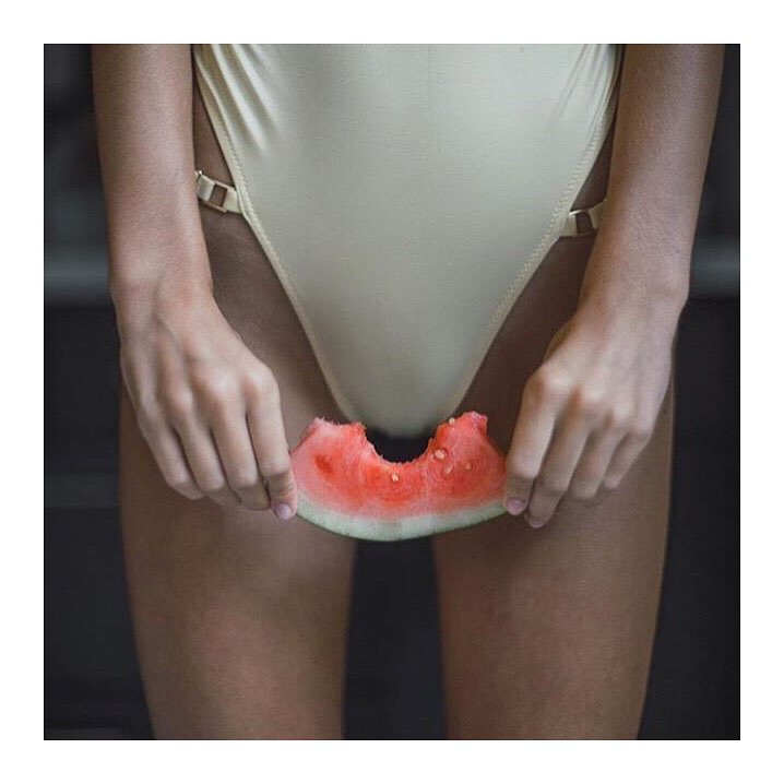 lesbicosas's tweet photo. Cuál es el #fruto del amor... es la #sandía es la sandía 🎶 .
#lesbicosas ¿eres una de nosotras?
MAÑANA JUEVES REESTRENO https://t.co/o6EVbl8l2c