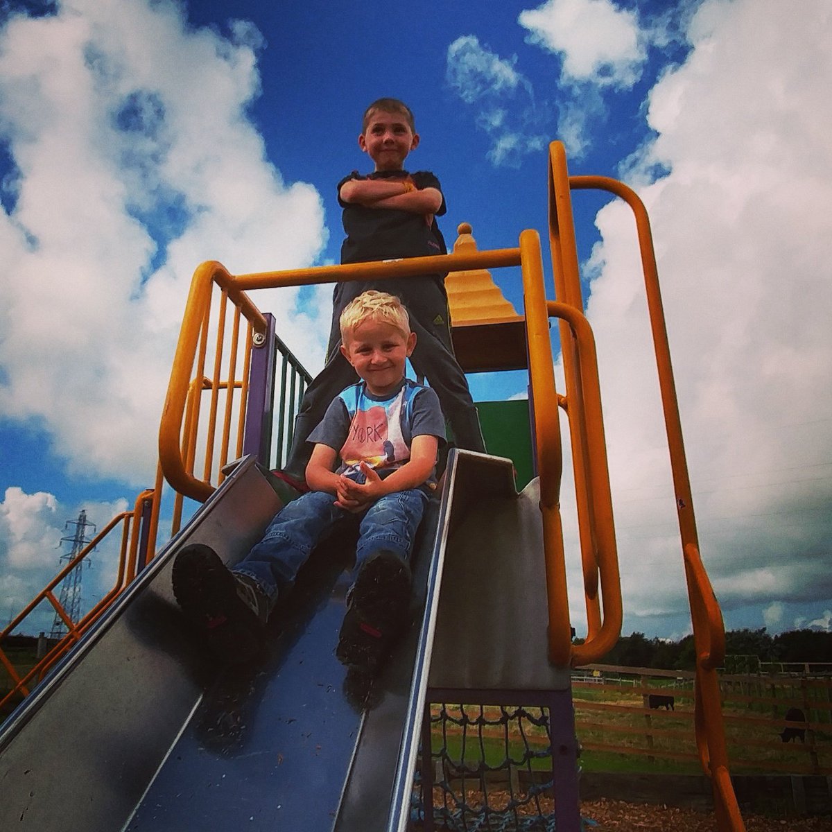 Do EWE fancy an EGGS-iting day at the farm? farmerparrs.com/times-prices/ @visitlancashire <a href="/visitfyldecoast/">visitfyldecoast</a> @discoverwyre