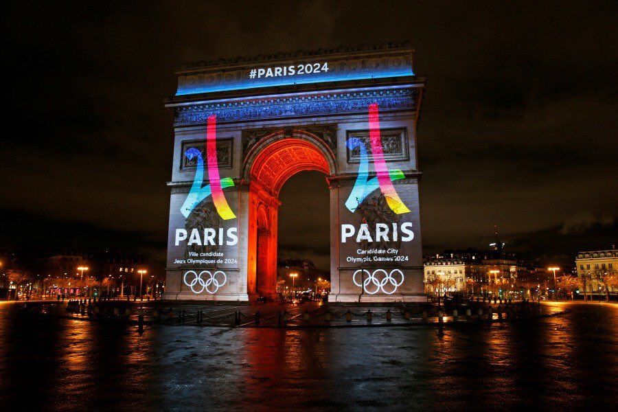 TeamhorseCom's tweet photo. Paris accueillera les prochains jeux olympiques en musique 🦄🎼 #Paris2024 #equitation #teamcheval #JO2024 https://t.co/Fl11hSXzaZ