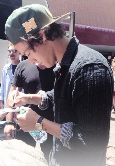 MyBabyKiwii's tweet image. I'm okay 

#MTVHottest Harry Styles