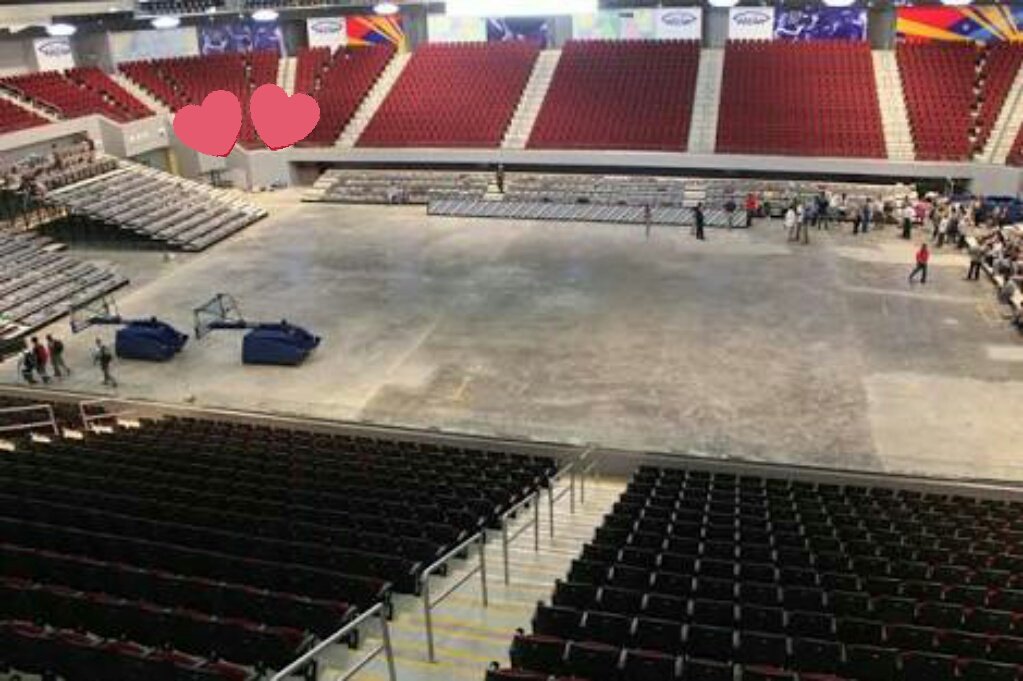 jelsiat's tweet photo. [help rt]
deleted my old twt coz
lower box a F9 section 204 is still left to sell
7,950 -orig price + tax
deadline:aug 15 https://t.co/TJJ2TDKi8U