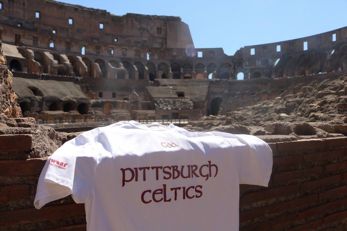 The gladiators of Gaelic Football representing at the Colosseum in #Rome, #Italy. Are you not entertained? <a href="/gaa_page/">ArdmoreGaaPage</a> #Gaelic #Irish #Rome