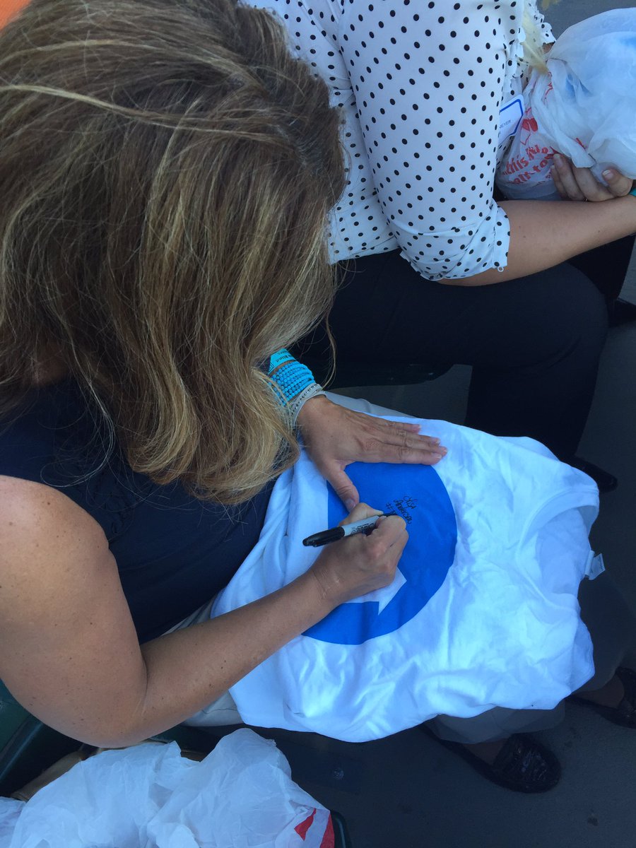 NPBlueChip's tweet photo. SAE &amp; Mentee signing her Mentor's T-shirt last night at the NP WBRG Mallards Meeting. #showyourshirt https://t.co/YpWYHdbqKA