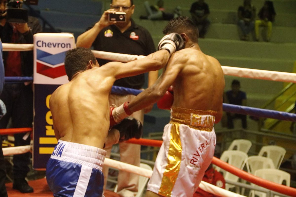 PinoleroBoxing's tweet photo. @VictoriaClasica 

#Galería 

 🙌 🏆 del peso de las 122 libras Fedelatin @WBABoxing  Alexander "Popeye" Mejía https://t.co/T6moPoE5bg