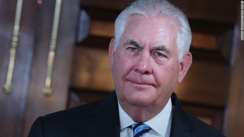 CNNEE's tweet photo. Tillerson sobre Venezuela: "Estamos evaluando todas nuestras opciones políticas" https://t.co/vmaNsfQi4f https://t.co/KbH0HWi7Ip