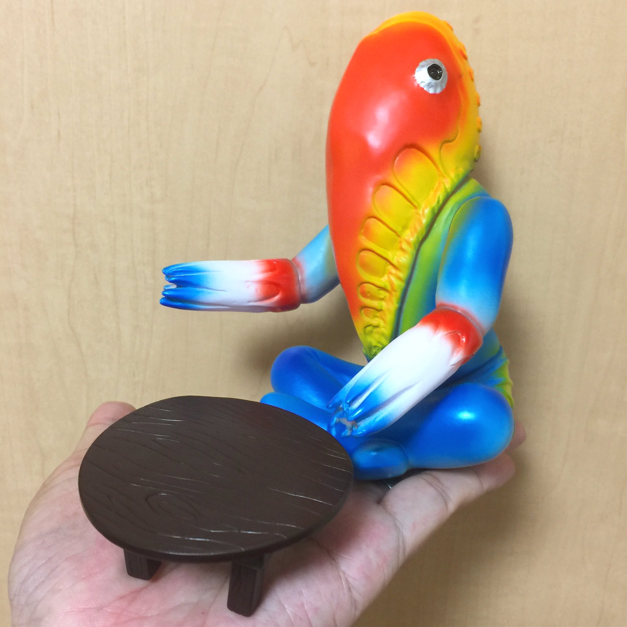 メトロン星人 蓄光 ソフビ ちゃぶ台付き 【公式通販】