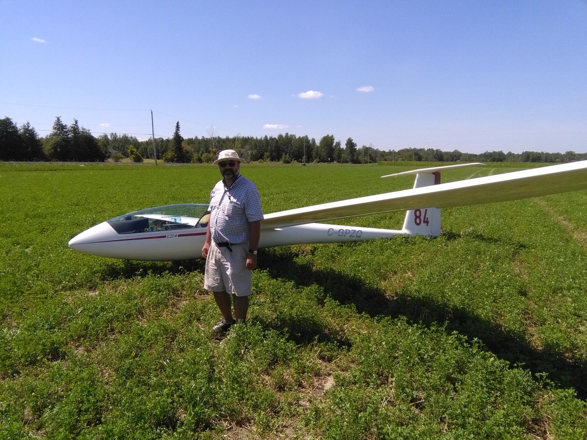 rvssca's tweet photo. Steve's first #landout went well. Hard to spot in aerial photo but easy from the road. @canglide https://t.co/T7tlbF2nEL