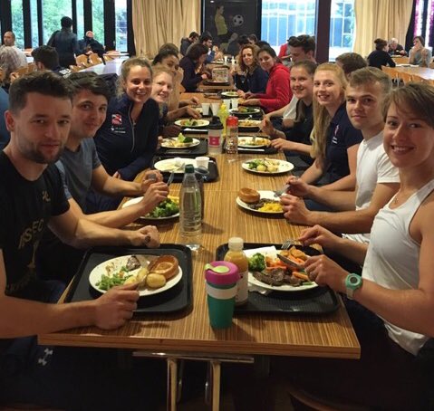 Lizzy Yarnold tweet media